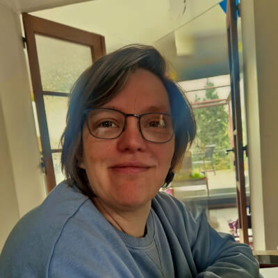Annelies Mombers